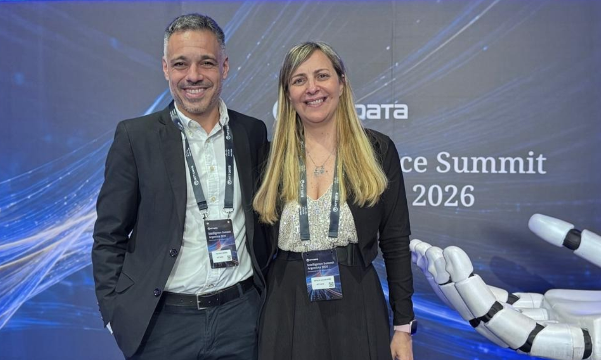 Facundo Sierra y Natalia Jakubowsky, de NTT DATA.